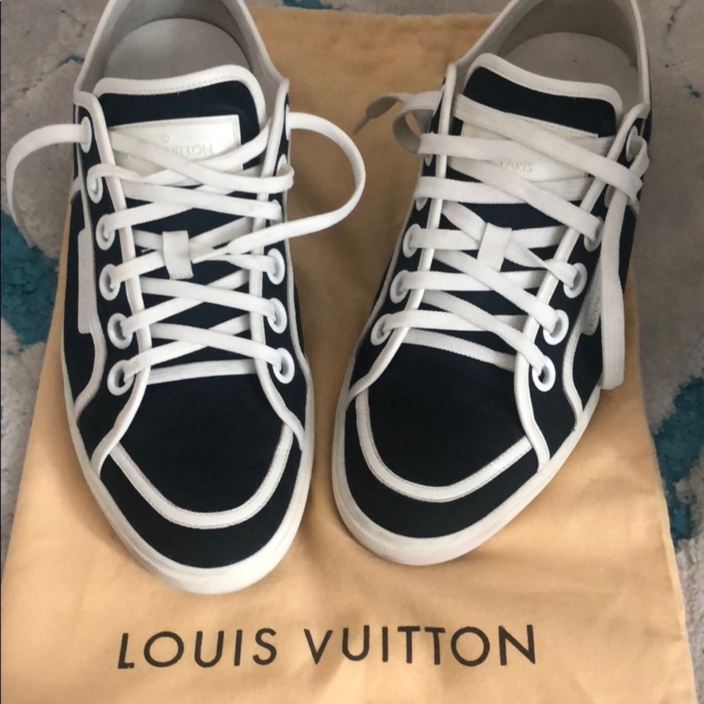 Louis Vuitton men’s canvas sneakers. 100%authentic